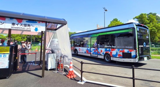 桜島駅から出ている大阪万博行きのシャトルバス